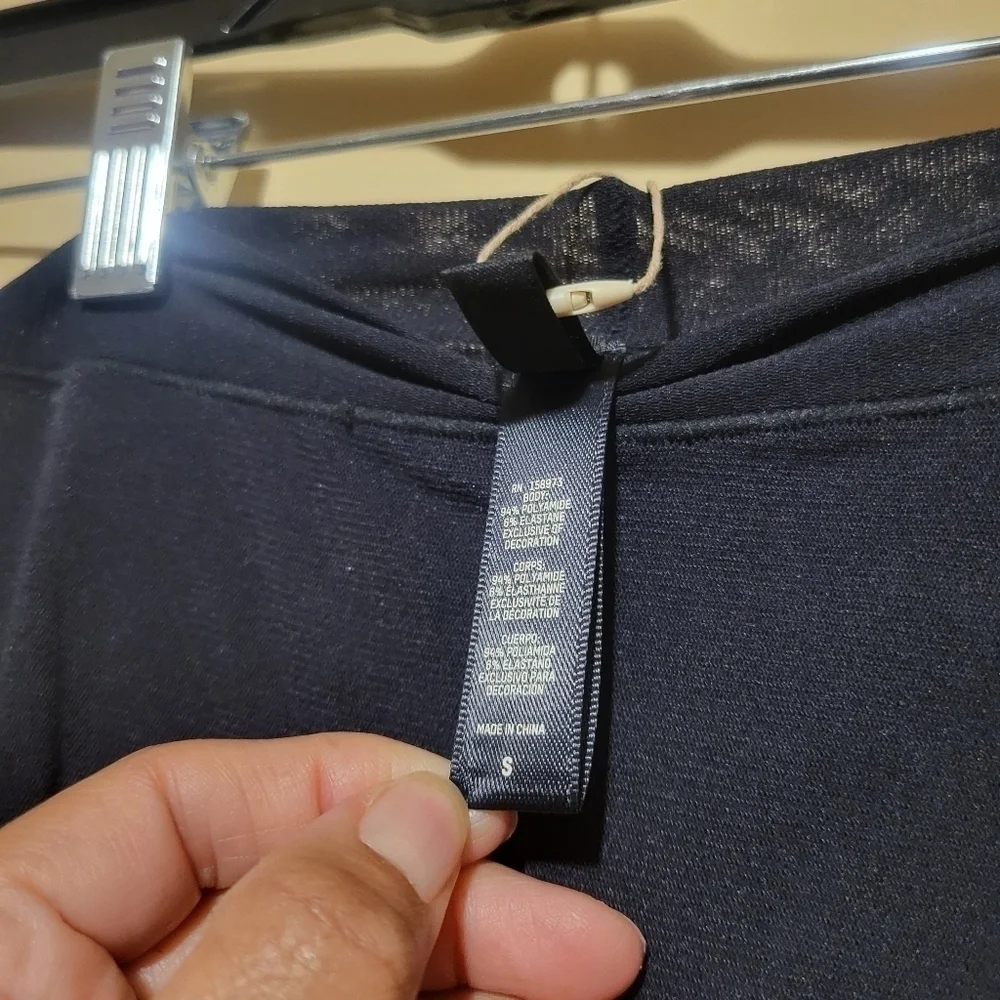 NEW WITH TAGS SKIMS size small .